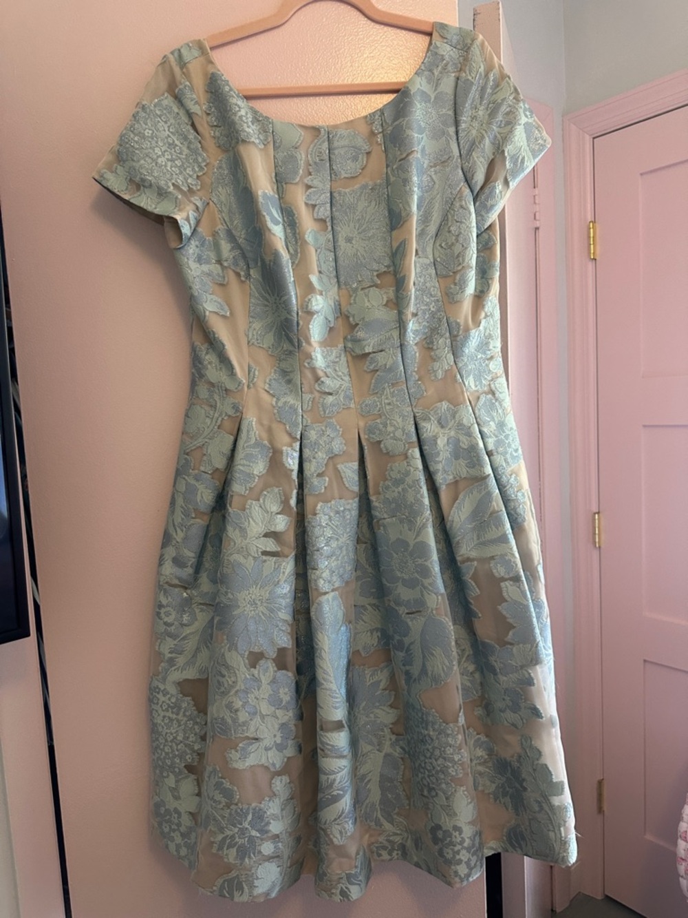 St. John Light Blue and Cream Floral Fit-and-Flare Midi Dress - Picture 1 of 10